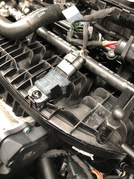 Turbosmart Ladedruck Adapter BRA VW Golf GTI/R MK7 - Schwarz