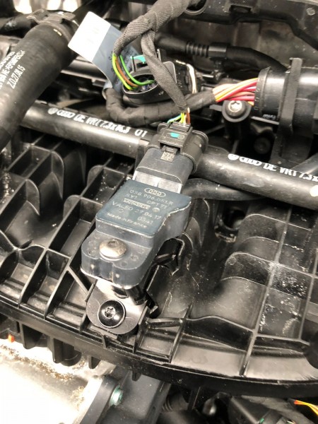 Turbosmart Ladedruck Adapter BRA VW Golf GTI/R MK7 - Schwarz